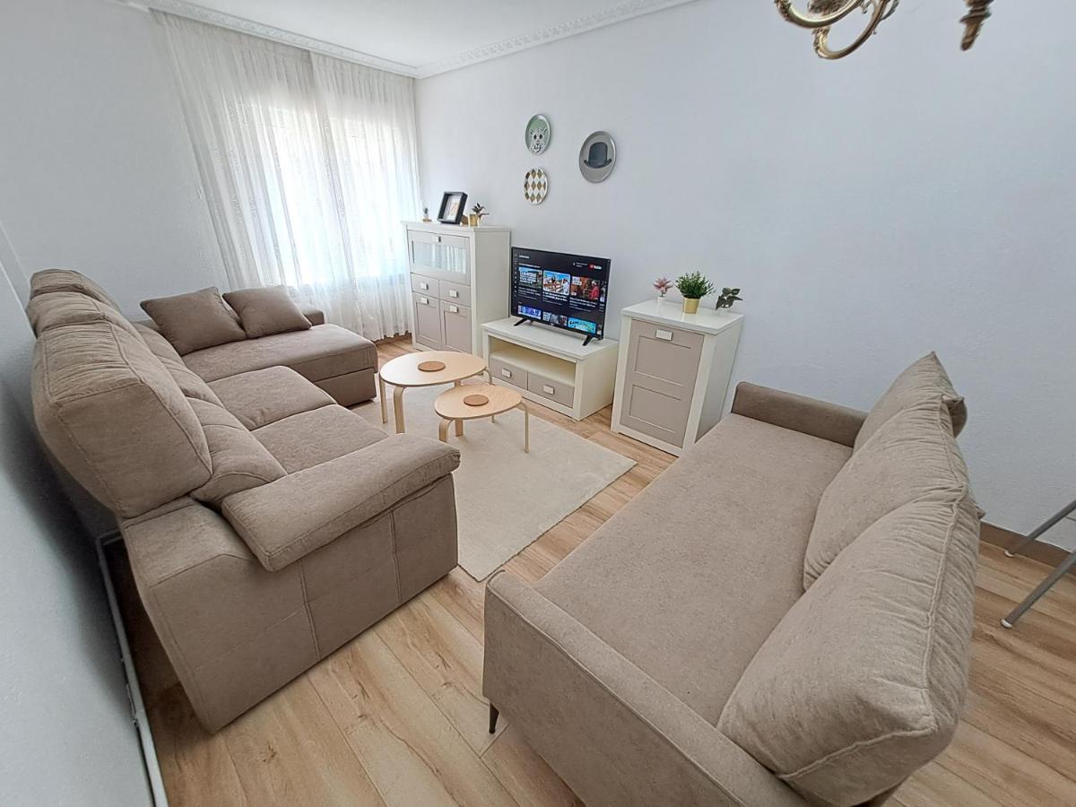 Apartamento De 120M2 Al Lado De Cabarceno Saron Eksteriør billede